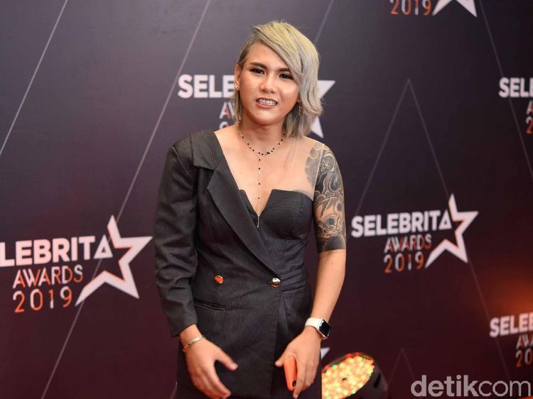 Sudah Tampil Seksi, Evelyn Kok Mau Pulang?
