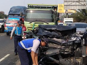 Tabrakan Beruntun di Tol Tangerang, 2 Orang Terluka