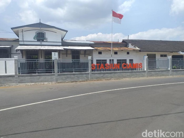 Foto Toilet Tanpa Sekat di Stasiun Ciamis