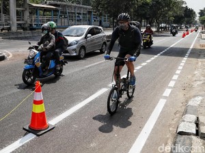 Anies Targetkan 63 Km Jalur Sepeda Rampung Tahun Ini