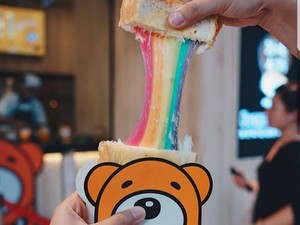 Serba Warna-warni! Ada Cheese Toast hingga Minuman Unicorn di Sini