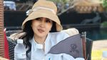 Cantik dan Awet Muda, Begini Momen Seru Kulineran Ibu Mertua Momo Geisha