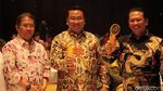 Mendes dan Ketua DPR Raih Indonesia Digital Initiative Award 2019