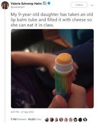 Agar Tak Ketahuan, Anak Ini Simpan Keju di Wadah Lip Balm