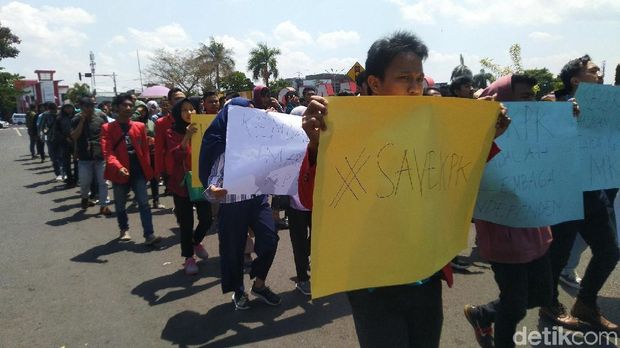 Tolak UU KPK Baru, Mahasiswa di Ciamis Geruduk Gedung DPRD