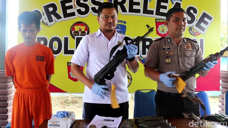 Anggota KKB Aceh Pernah Rampas Uang Rp 100 Juta Anggota KKB Aceh Pernah Rampas Uang Rp 100 Juta