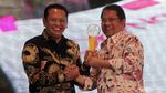 Mendes dan Ketua DPR Raih Indonesia Digital Initiative Award 2019