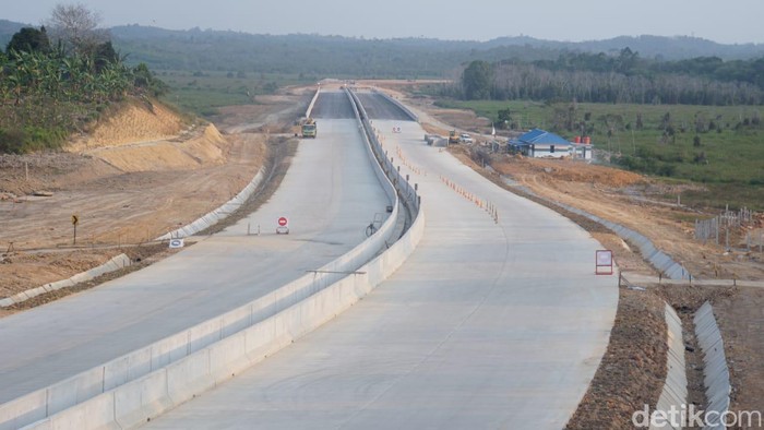 Penampakan Jalan  Tol  Pertama di Calon Ibu Kota RI Foto 2 