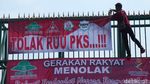 Emak-emak Demo Tolak RUU PKS dan Pelemahan KPK di DPR