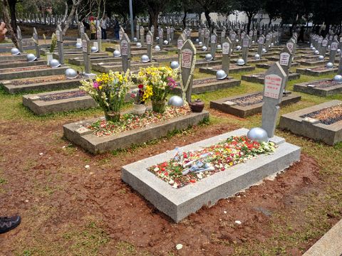 Makam BJ Habibie Masih Ramai Didatangi Peziarah