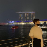 Di Instagramnya, Choi Woojin menggunakan id @___jtonic. Inilah foto terakhirnya di Instagram saat tengah berada di Singapura.  Foto: dok. Instagram @___jtonic