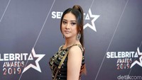 Belum lama ini Anya kembali membuat heboh lewat fotonya berbikini. Pool/Noel/detikFoto.