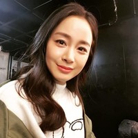 Kim Tae Hee merupakan lulusan universitas bergengsi Seoul National University yang mempelajari Fashion Design. Semasa kuliah, istri solois Rain itu menjadi ketua Klub Ski Wanita di kampusnya. Foto: dok. Instagram