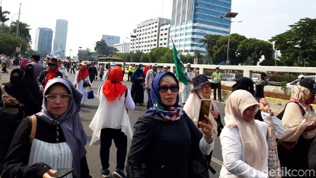 Ada Demo di Gedung DPR, Lalin Arah Slipi Dialihkan ke Jl Gerbang Pemuda