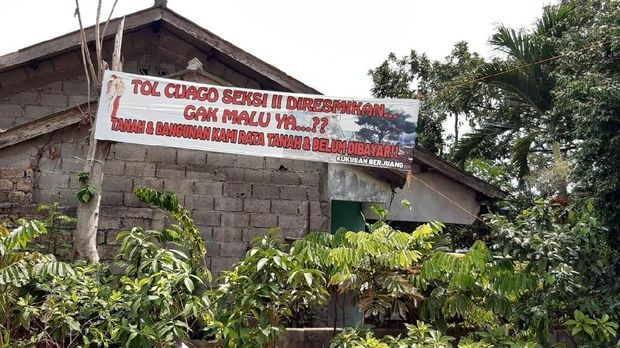 Proyek Tol Cijago Seksi II Masih Dihiasi Spanduk Protes