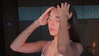 Model cantik berusia 18 tahun itu memiliki lebih dari lima buah tato yang ada di badannya. Dok. Instagram/aaliyahkashyap