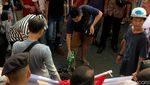 Aksi Bakar Ban Kembali Warnai Demo di KPK