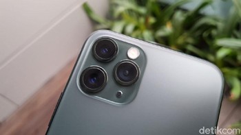 Hadir dengan tiga kamera belakang yang jadi perbincangan banyak orang. Foto: Adi Fida Rahman/detikINET