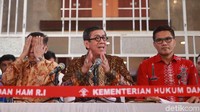 Yasonna menjelaskan pasal kontroversial soal gelandangan didenda Rp 1 juta dalam RUU KUHP. Menurutnya, hukuman gelandangan dalam RUU KUHP lebih ringan karena setiap gelandangan dapat dihukum denda atau disuruh melaksanakan kerja sosial.