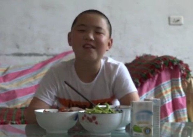 Video Makan Viral Ini Punya Kisah Perjuangan Anak-anak yang Bikin Haru