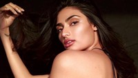 Athiya Shetty juga belum lama ini merajah tubuhnya dengan tato bergambar sayap di lengannya. Dok. Instagram/athiyashetty