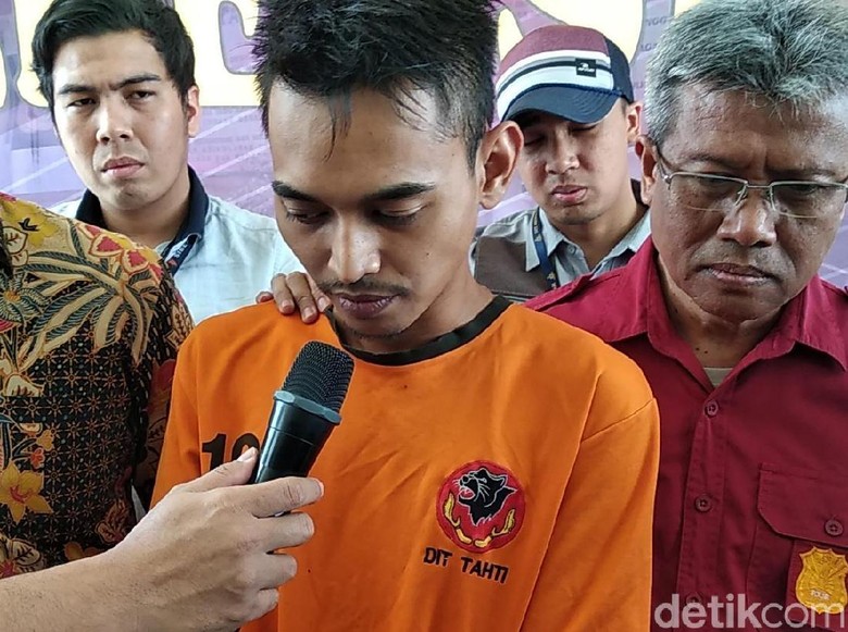 Kepala Sekolah Pecat Dua Guru Purwakarta Pemeran Video Syur Kepala Sekolah Pecat Dua Guru Purwakarta Pemeran Video Syur