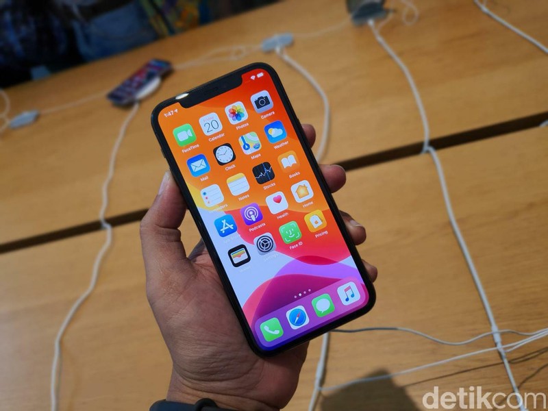 iphone 11 apple orchard