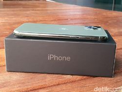 Unboxing iPhone 11 Pro Midnight Green