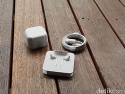 Unboxing iPhone 11 Pro Midnight Green