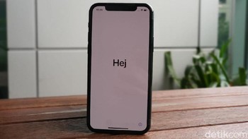 Layar iPhone 11 Pro masih berukuran sama dengan iPhone XS. Foto: Adi Fida Rahman/detikINET