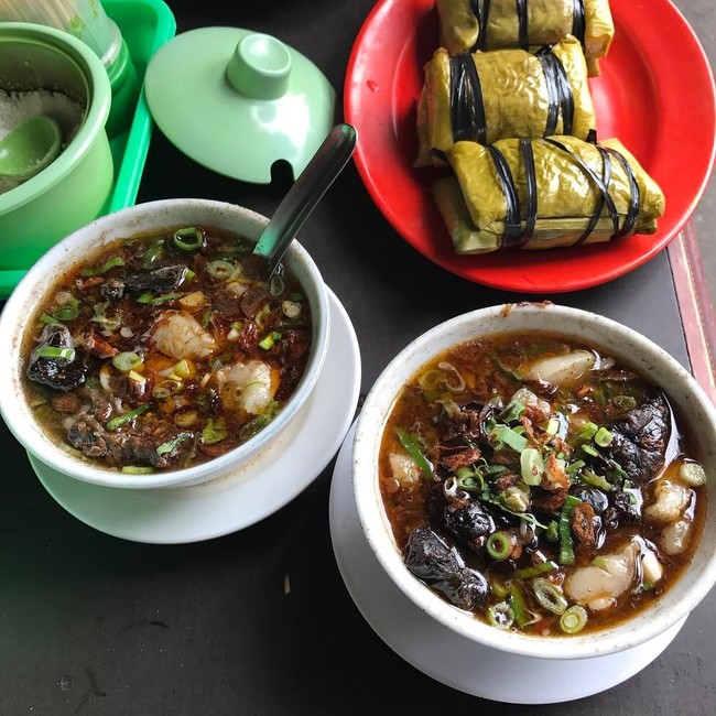 Di Dekat Halte Senen, Ada Es Krim Jadul dan Sate Ayam Legendaris yang Sedap