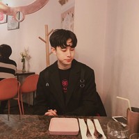 Followers yang juga banyak datang dari Indonesia itu berkomentar ingin menjadi pacar Choi Woojin. ga dapet mem exo, manager ny juga gpp bgt malah, tulis salah satu netizen.  Foto: dok. Instagram @___jtonic