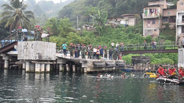 Saat TNI Buktikan Danau Toba Aman Buat Wisatawan