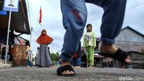 Asyiknya Anak-anak Pulau Terluar RI Bermain Permainan Tradisional Asyiknya Anak-anak Pulau Terluar RI Bermain Permainan Tradisional
