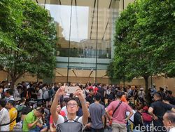 Bertahan Semalaman, Fanboy Apple Akhirnya Gaet iPhone 11 Idaman