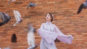 Demi Anak, Wanita Ini Jadi Pengusir Burung di Balik Foto Ala Selebgram