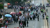 Aksi itu bertajuk Gerakan 20 September. Tuntutan massa, mereka menolak kepemimpinan Jokowi yang disebutnya gagal menyejahterakan rakyat dan mengabaikan kepentingan bangsa.