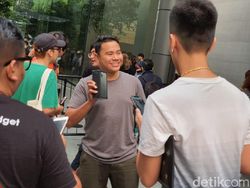 Bertahan Semalaman, Fanboy Apple Akhirnya Gaet iPhone 11 Idaman