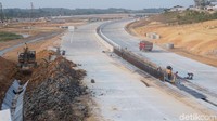 Progres pembangunan jalan tol per 29 Agustus 2019 mencapai 99,34%. Jalan tol ini ditargetkan beroperasi di penghujung tahun. Dengan adanya target tersebut, pekerjaan yang dilakukan tampak dalam tahap akhir.