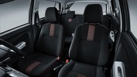 Untuk varian E (manual) mendapatkan rem ABS dan EBD. Selain itu, semua varian juga mendapatkan jok Isofix. Foto: Pandu Laju