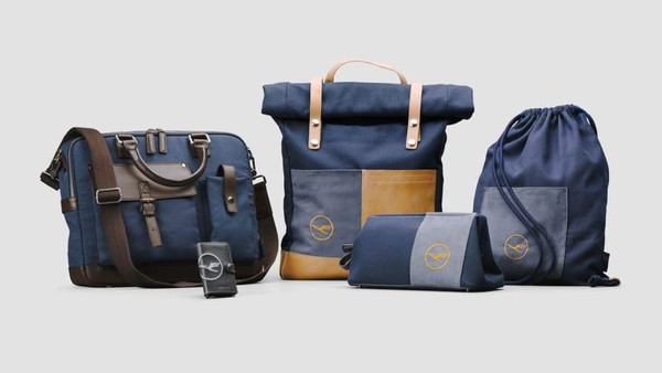 Dalam program ini, ada pula pembuatan koper hingga ransel dari selimut kelas bisnis. Sekitar 92% bahan suvenir berasal dari pesawat (CNN/Lufthansa) Dalam program ini, ada pula pembuatan koper hingga ransel dari selimut kelas bisnis. Sekitar 92% bahan suvenir berasal dari pesawat (CNN/Lufthansa)