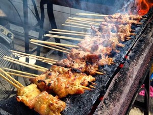 Di Dekat Halte Senen, Ada Es Krim Jadul dan Sate Ayam Legendaris yang Sedap