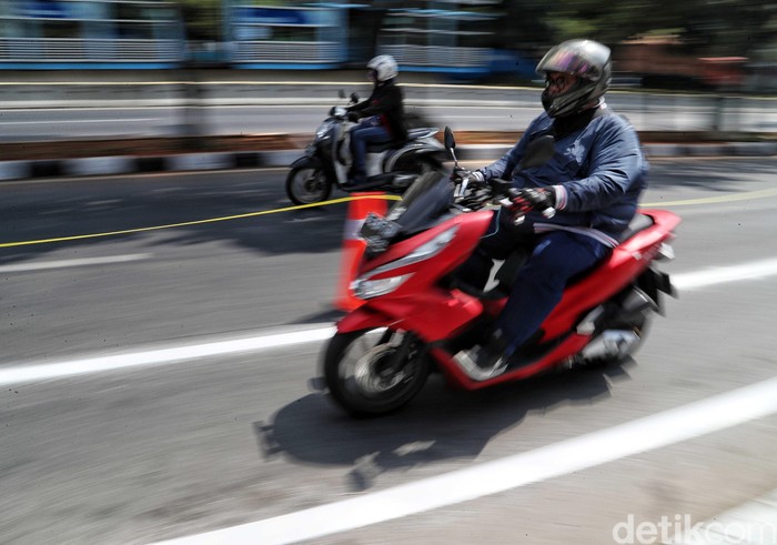 Jalan Khusus Sepeda Di Jakarta Dibangun Ahok