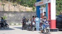 SPBU ini juga menyediakan sejumlah jenis BBM untuk kendaraan.