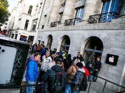 Antrean Mengular Pemuja iPhone 11 di Berbagai Negara