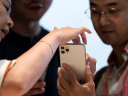 Antrean Mengular Pemuja iPhone 11 di Berbagai Negara