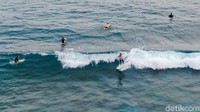 Pengembangan potensi wisata bahari dan surfing di Pulau Sinabang pun turut didukung oleh Bupati Simeulue, Erli Hasyim. Ditemui detikcom di lokasi terpisah, hal itu dibuktikan Erli dengan banyak event berskala internasional di Simeulue.