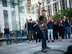 Antrean Mengular Pemuja iPhone 11 di Berbagai Negara