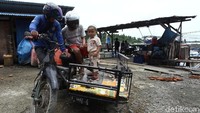 Tak perlu khawatir soal tarif satu kali perjalanan pasalnya untuk harga dapat dimusyawarahkan langsung dengan pilotnya.