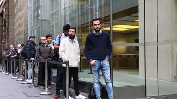 Antrean iPhone 11 di Apple Store wilayah Sydney, Australia. Foto: Getty Images